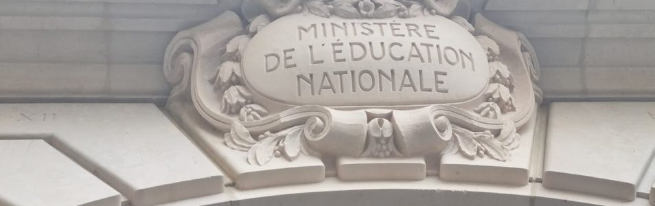 Kemennadenn Ministr an Deskadurezh-Stad war ar Bak : ur c’hammed kentañ war-zu ur gwir statud evit kelenn ar yezhoù rannvro ?